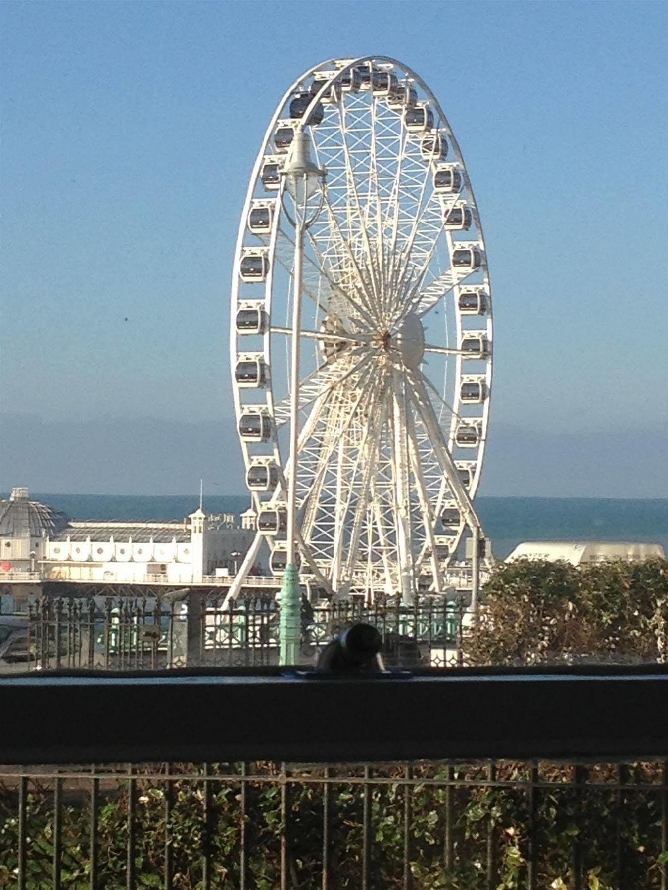A Room With A View Брайтонн Экстерьер фото The Brighton Wheel